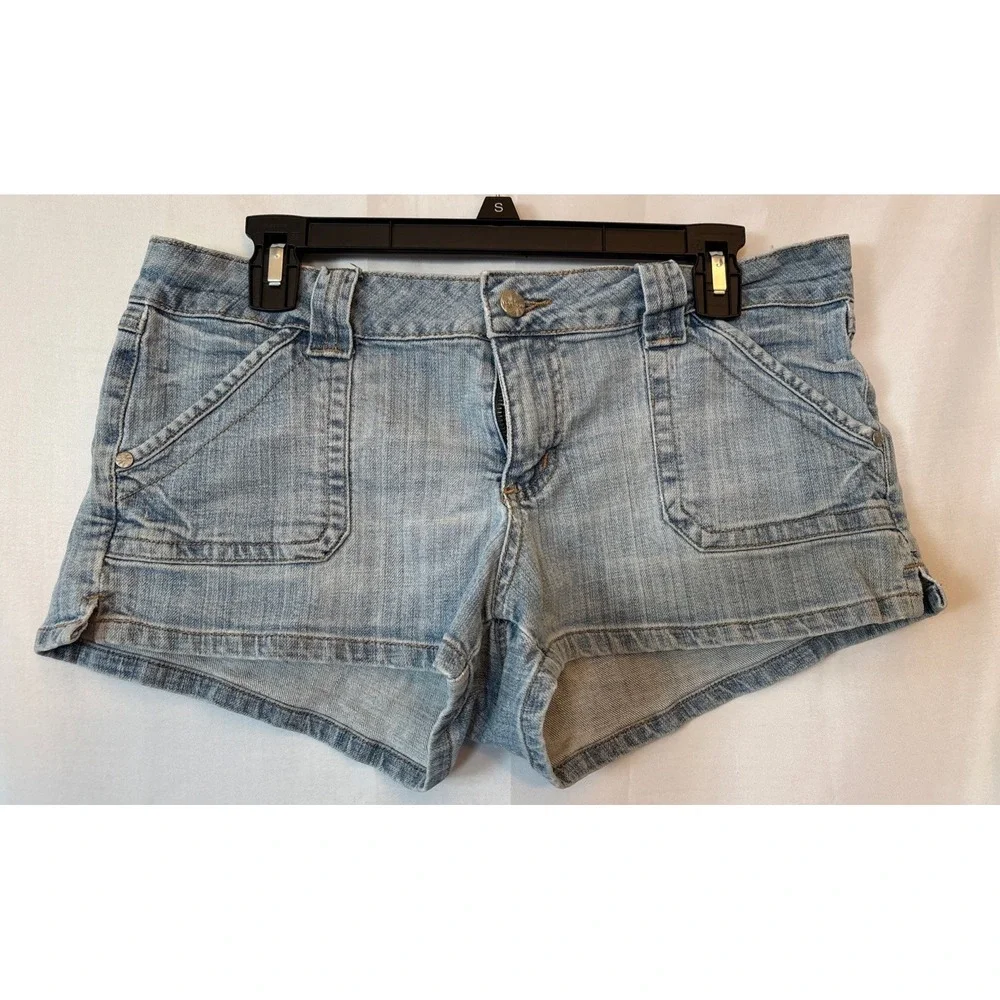 Younique Women's Blue Denim stretch Booty Jean Shorts Size 11